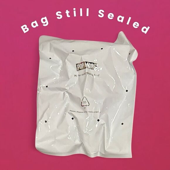 Pop Mart Barbie Style Icon Series Figure 2001 Jam n’ Glam - Picture 5 of 16